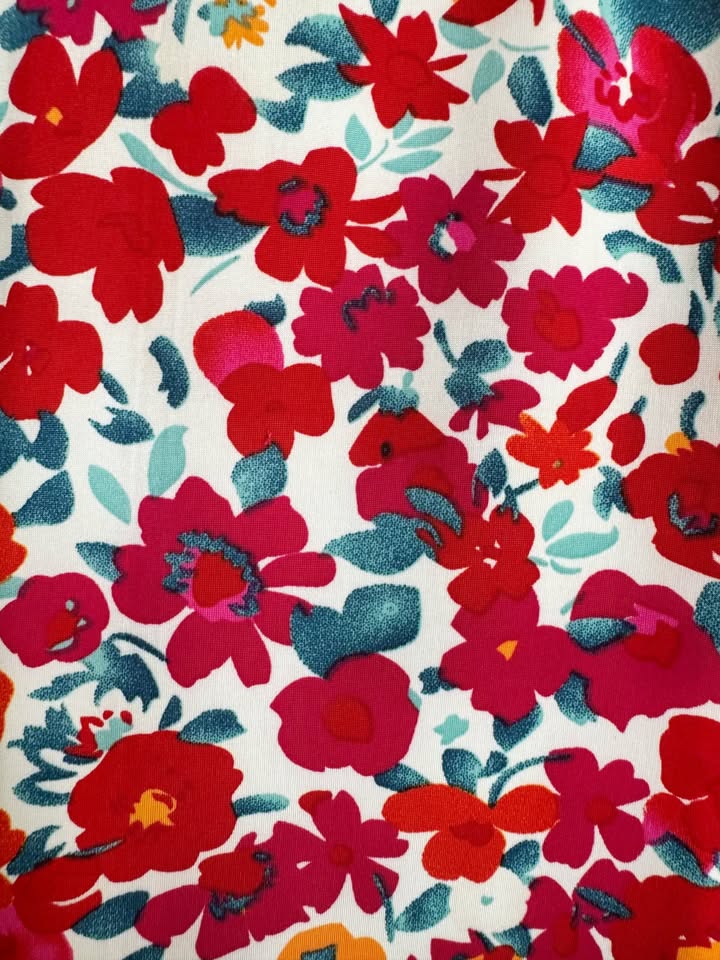 ROBE MAGIQUE COURTE FLEURIE ROUGE
