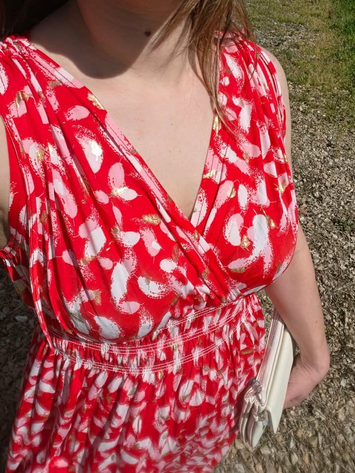 ROBE MAGIQUE PLUMES ROUGE