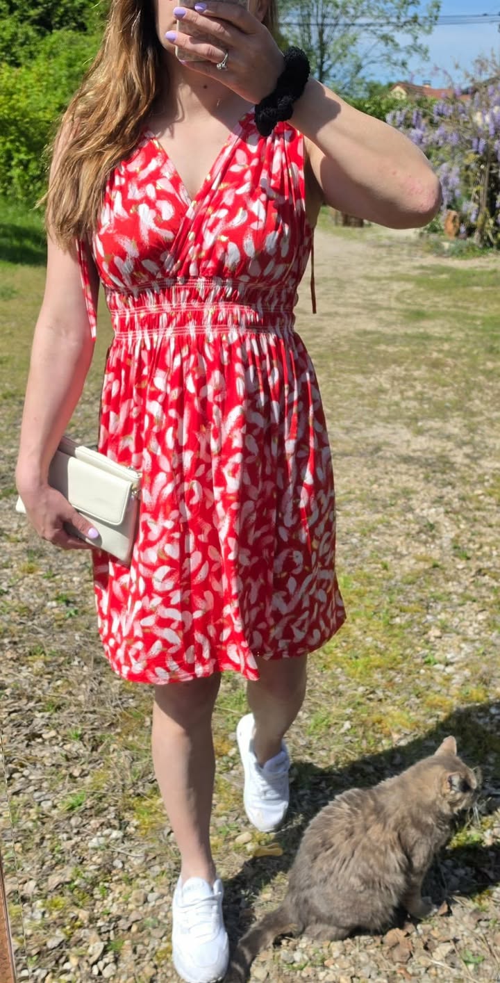 ROBE MAGIQUE PLUMES ROUGE
